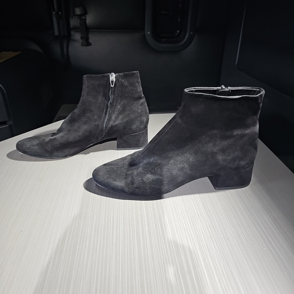 Dolce Vita Blackâ Faux Suede Boots Side Zip Round Toe Ankle Bootie Women's 9